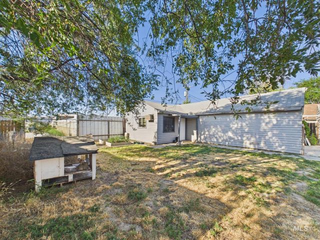 204 Anderson St, Caldwell, ID 83605