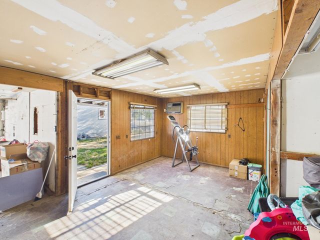 204 Anderson St, Caldwell, ID 83605