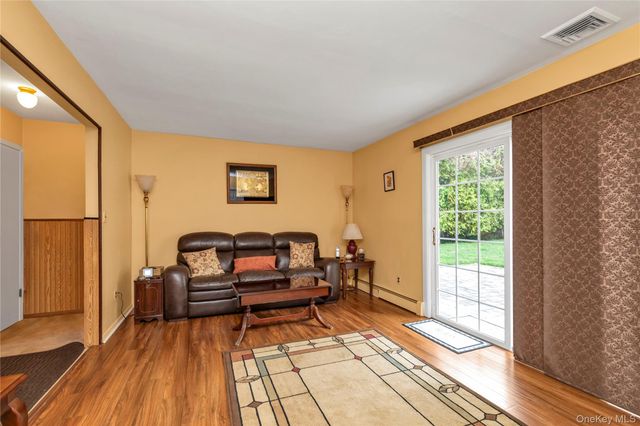 17 Horton Drive, Huntington Station, NY 11746