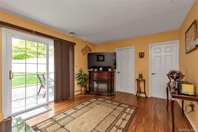 17 Horton Drive, Huntington Station, NY 11746