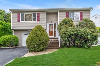 17 Horton Drive, Huntington Station, NY 11746