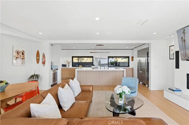 2880 Zell, Laguna Beach, CA 92651