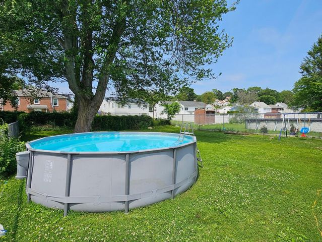 27 White Rose Avenue, Waterbury, CT 06708