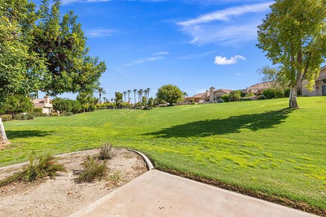 144 Verde Way, Palm Desert, CA 92260