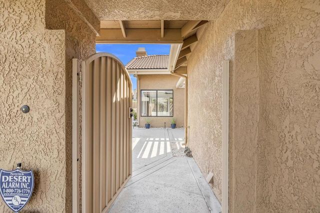 144 Verde Way, Palm Desert, CA 92260