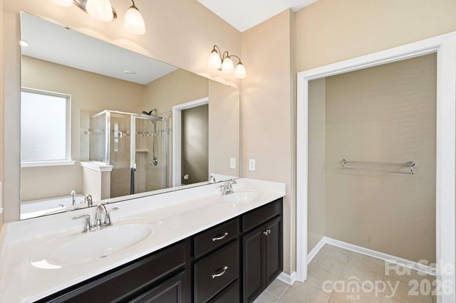 13313 Canterbury Castle Drive, Charlotte, NC 28273
