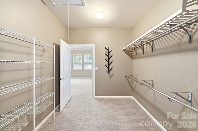 13313 Canterbury Castle Drive, Charlotte, NC 28273