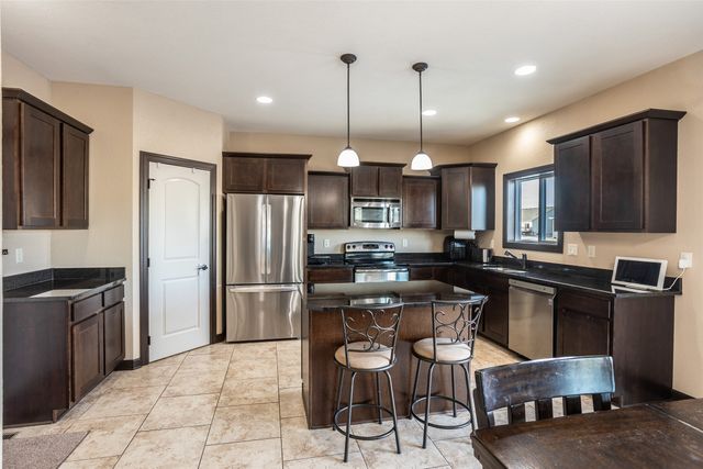 804 NW Reinhart Drive, Ankeny, IA 50023