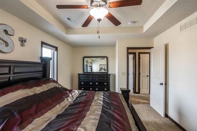 804 NW Reinhart Drive, Ankeny, IA 50023