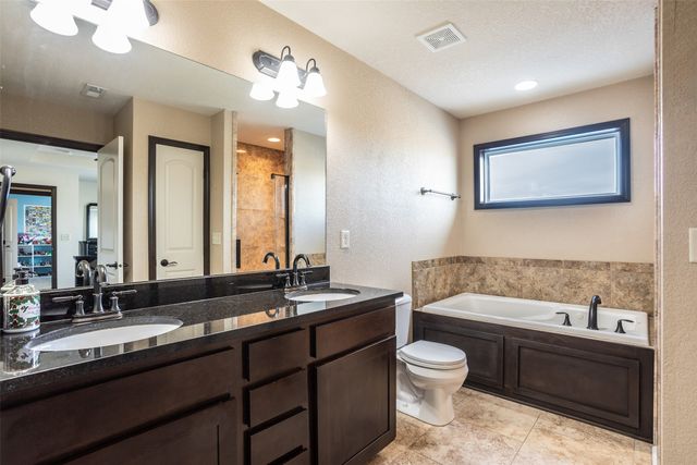 804 NW Reinhart Drive, Ankeny, IA 50023