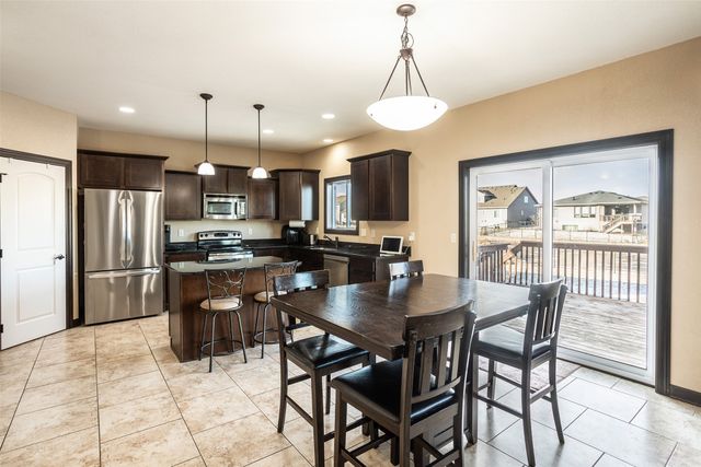 804 NW Reinhart Drive, Ankeny, IA 50023