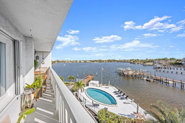 231 E Lantana Road 402, Lantana, FL 33462