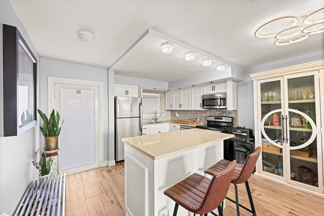 231 E Lantana Road 402, Lantana, FL 33462