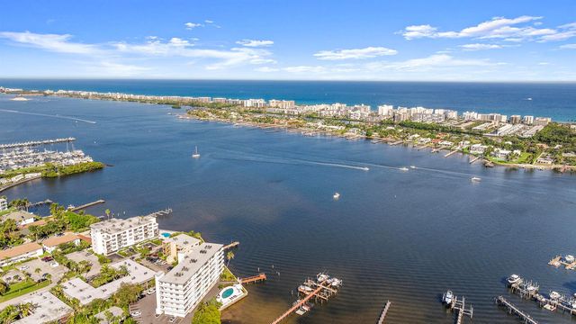 231 E Lantana Road 402, Lantana, FL 33462