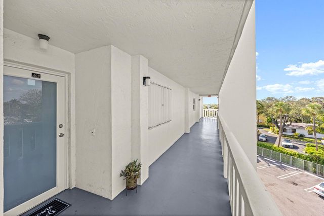 231 E Lantana Road 402, Lantana, FL 33462