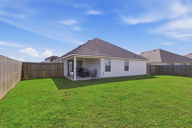 840 Gold Finch Way, Lake Charles, LA 70611