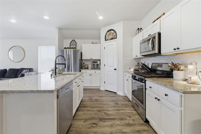 840 Gold Finch Way, Lake Charles, LA 70611