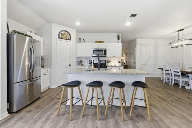 840 Gold Finch Way, Lake Charles, LA 70611