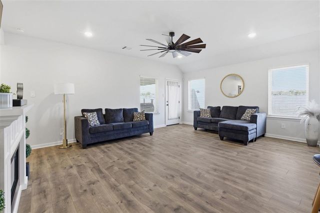 840 Gold Finch Way, Lake Charles, LA 70611