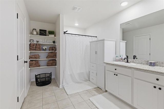 840 Gold Finch Way, Lake Charles, LA 70611