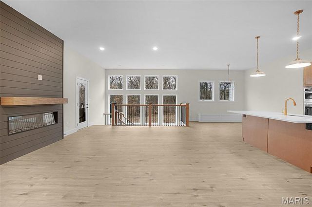 2412 Fiddlers Close Road 98 STB, Washington, MO 63090