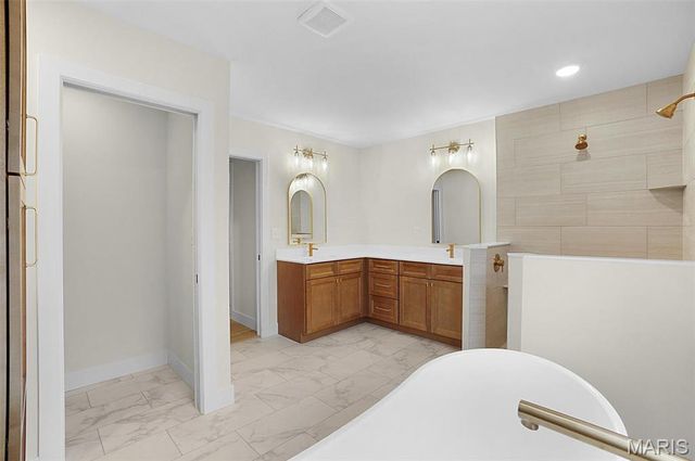 2412 Fiddlers Close Road 98 STB, Washington, MO 63090