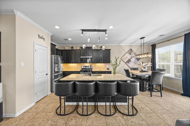 2403 Tall Sequoia Drive, Fresno, TX 77545