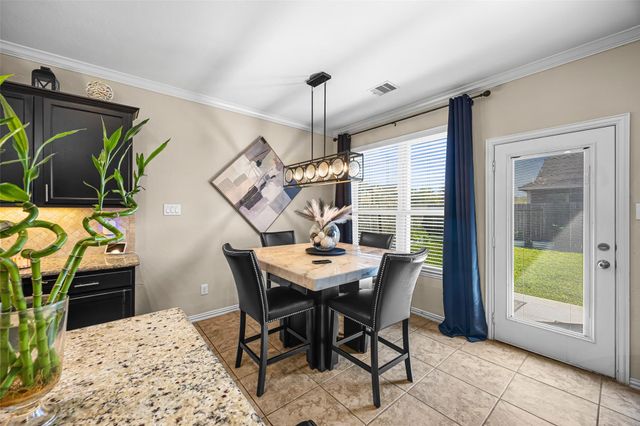 2403 Tall Sequoia Drive, Fresno, TX 77545