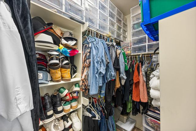 2403 Tall Sequoia Drive, Fresno, TX 77545