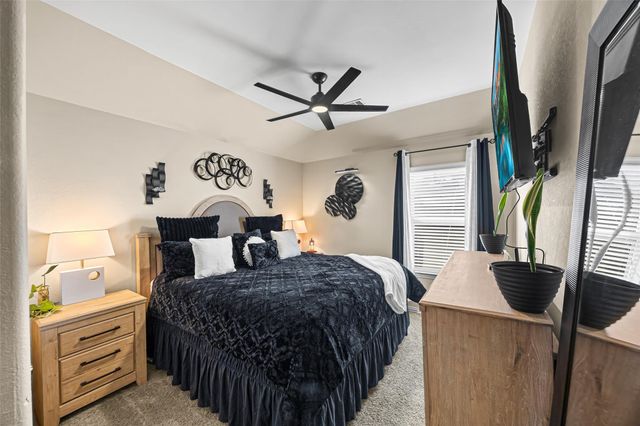 2403 Tall Sequoia Drive, Fresno, TX 77545