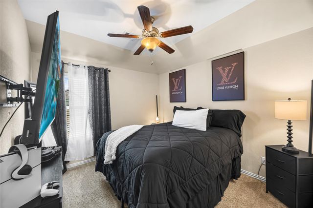 2403 Tall Sequoia Drive, Fresno, TX 77545