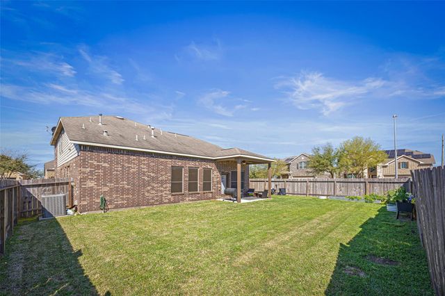 2403 Tall Sequoia Drive, Fresno, TX 77545