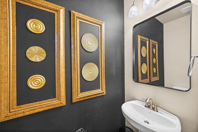 2403 Tall Sequoia Drive, Fresno, TX 77545