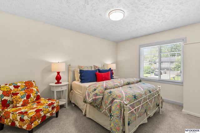 2105 S 163rd Circle, Omaha, NE 68130