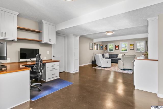 2105 S 163rd Circle, Omaha, NE 68130