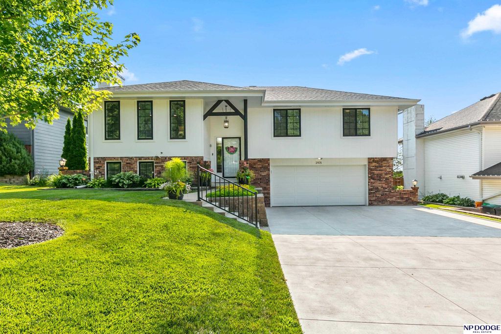 2105 S 163rd Circle, Omaha, NE 68130