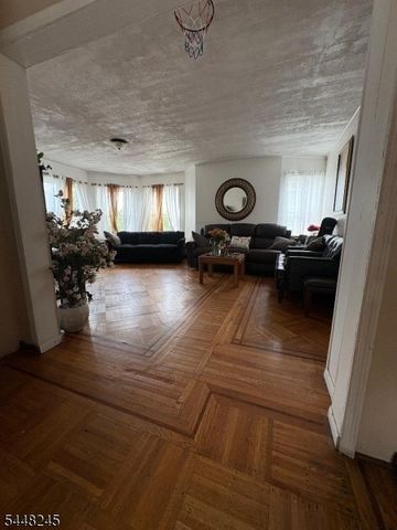 21 Danforth Ave, Jersey City, NJ 07305