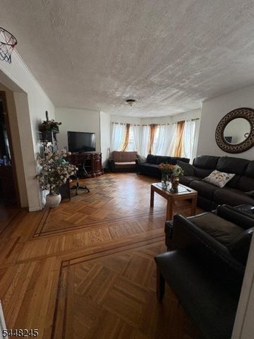 21 Danforth Ave, Jersey City, NJ 07305