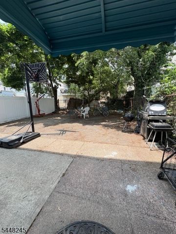21 Danforth Ave, Jersey City, NJ 07305