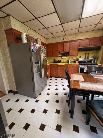 21 Danforth Ave, Jersey City, NJ 07305