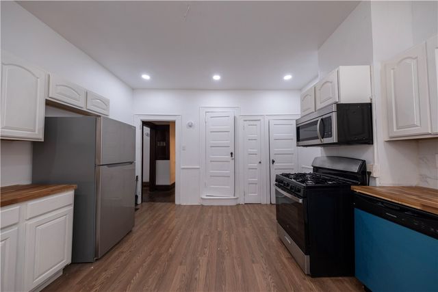 236 Kennedy Ave, Perry Hilltop, PA 15214