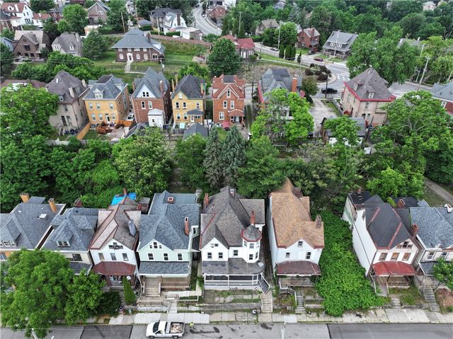236 Kennedy Ave, Perry Hilltop, PA 15214