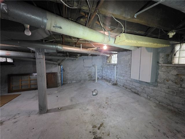 236 Kennedy Ave, Perry Hilltop, PA 15214