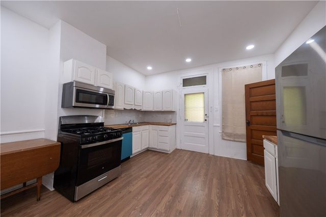236 Kennedy Ave, Perry Hilltop, PA 15214