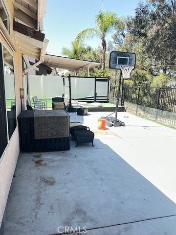 2899 Amber Drive, Corona, CA 92882