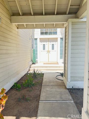 2899 Amber Drive, Corona, CA 92882