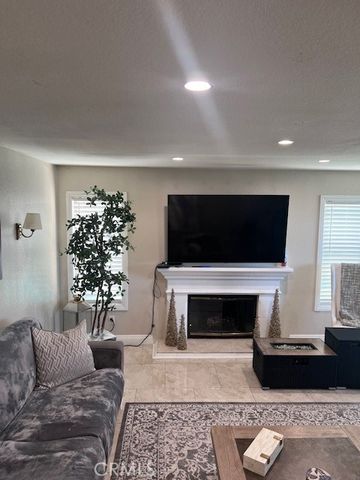 2899 Amber Drive, Corona, CA 92882