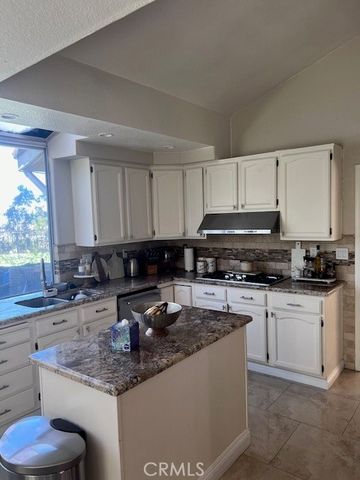 2899 Amber Drive, Corona, CA 92882