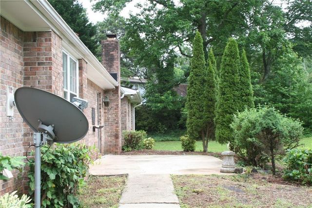 2075 Pinewood Drive, Covington, GA 30016