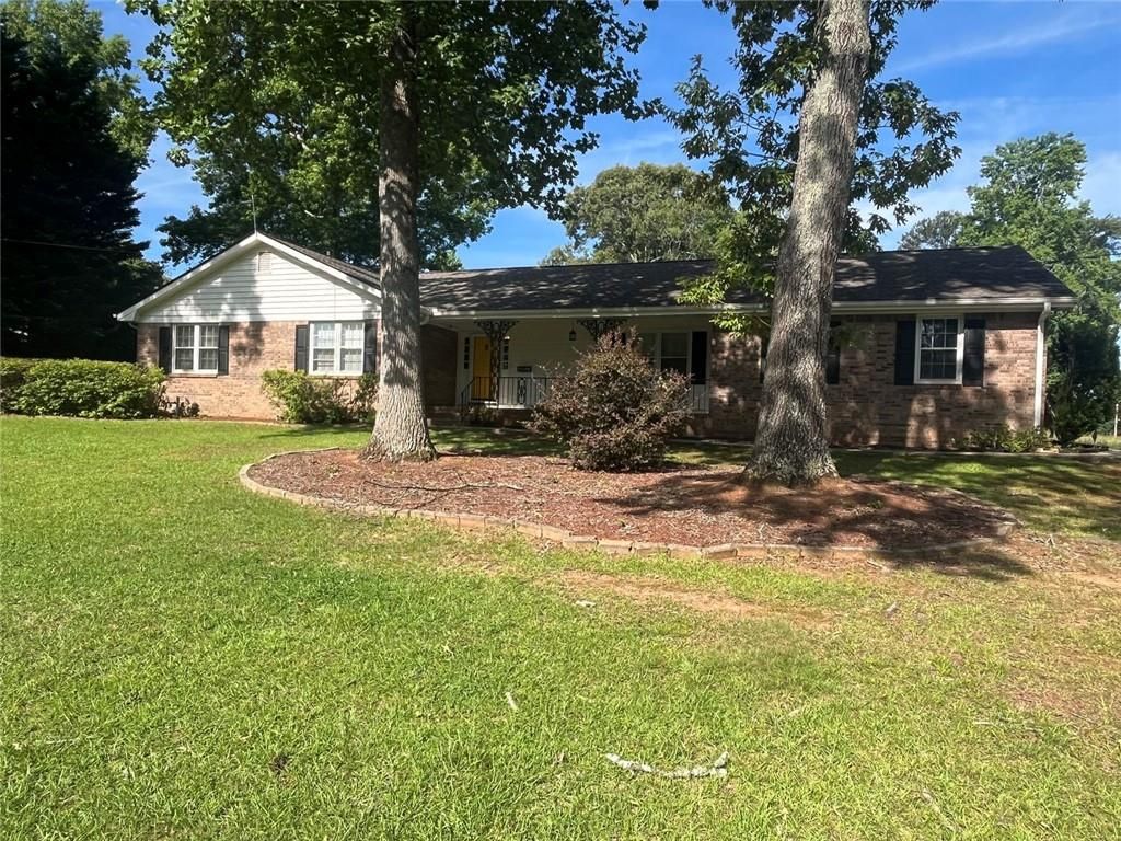 2075 Pinewood Drive, Covington, GA 30016